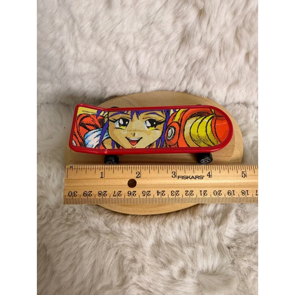 Vintage 1998 Barbie Generation Girl Tori Red Skateboard Anime Graphic 20969-0330